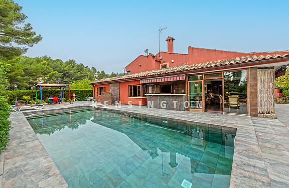 Villa in Esporles with garden and pool