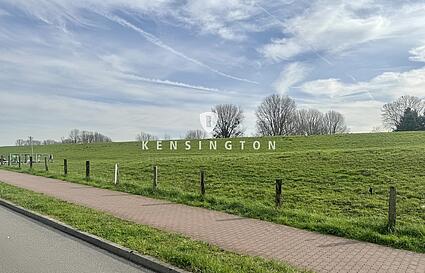 Blick entlang des Walls auf Objekthöhe Kopie